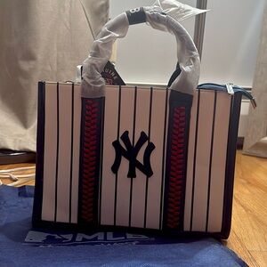 New York Yankees Purse Made of synthetic leather